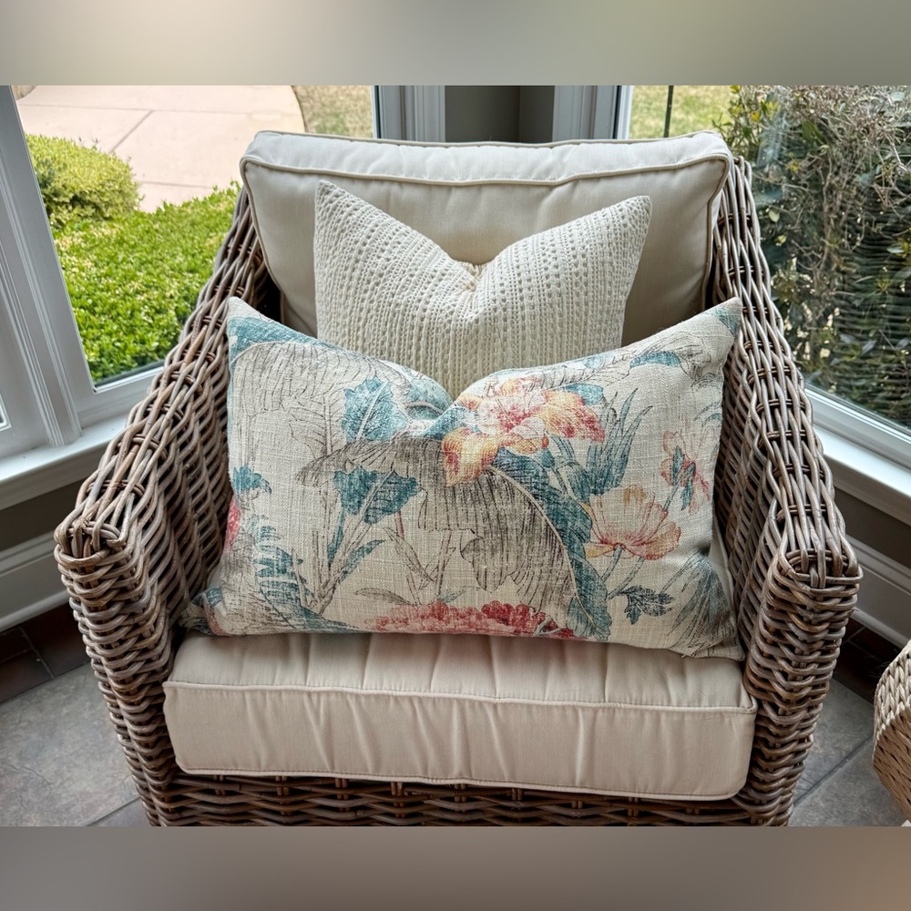 Set of 2 Tropical Lumbar Pillow Covers / 16” x 24” - Picture 3 of 5